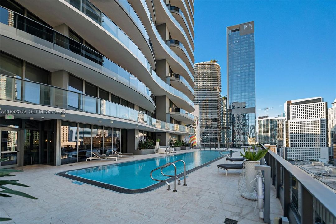 En Venta: $2,550,000 (3 camas, 3 baños, 1909 Pies cuadrados)