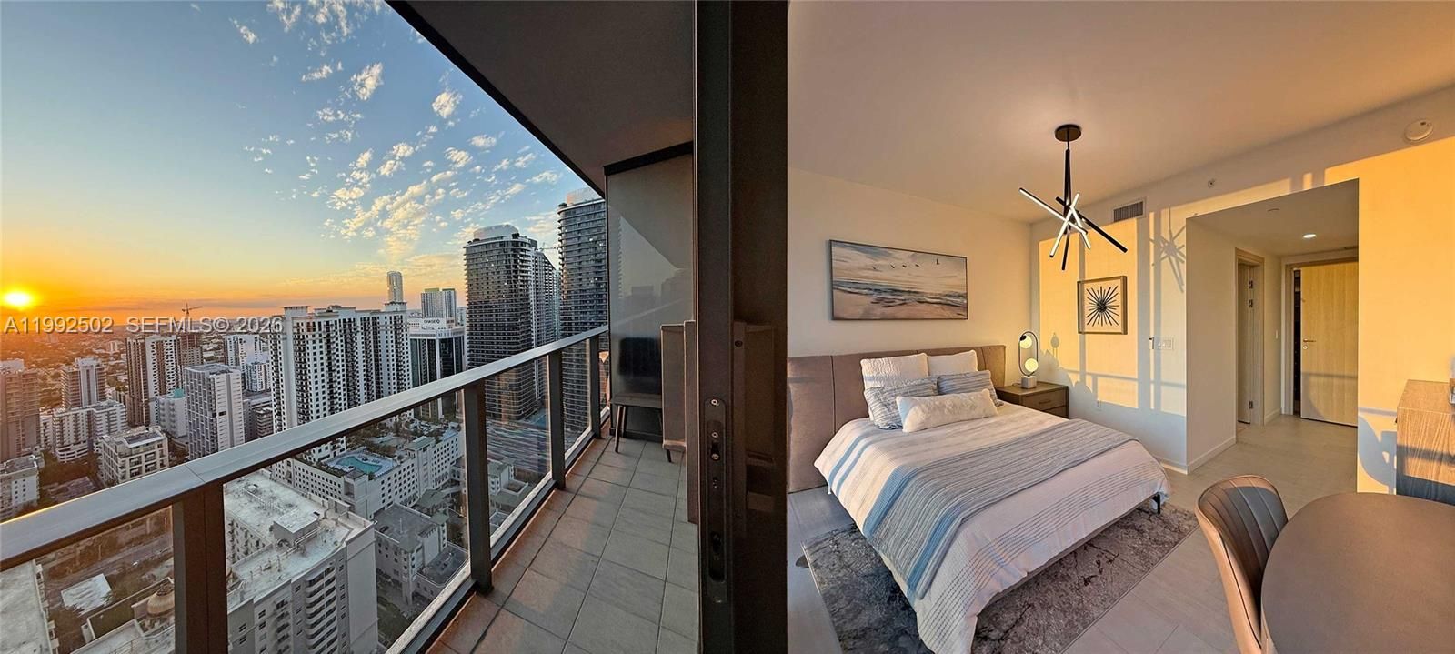 En Venta: $2,550,000 (3 camas, 3 baños, 1909 Pies cuadrados)