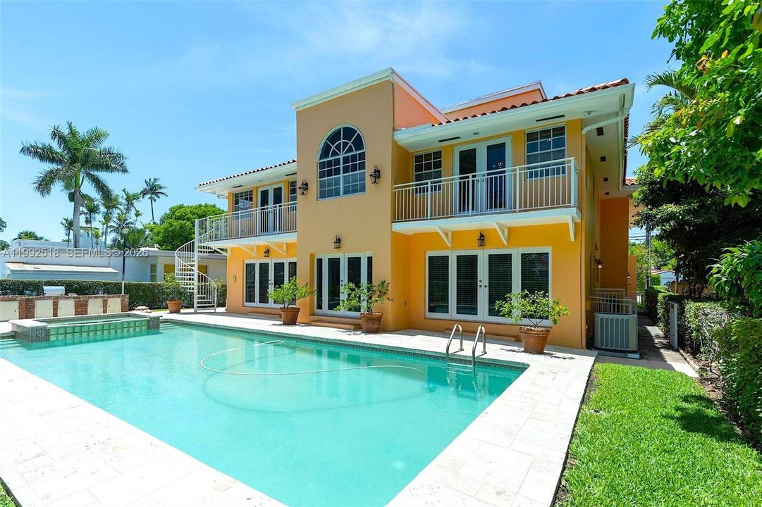 En Venta: $4,695,000 (5 camas, 5 baños, 6011 Pies cuadrados)
