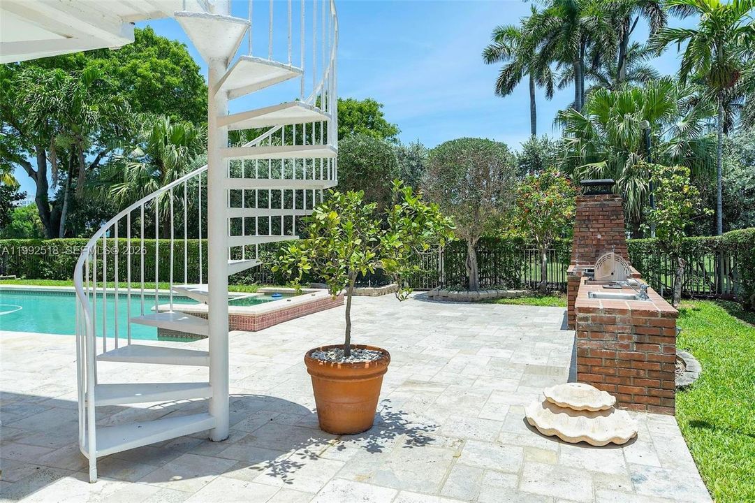 En Venta: $4,695,000 (5 camas, 5 baños, 6011 Pies cuadrados)