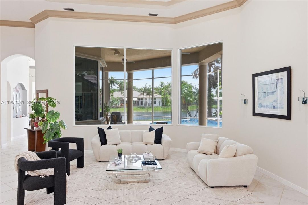 En Venta: $2,395,000 (6 camas, 4 baños, 4281 Pies cuadrados)