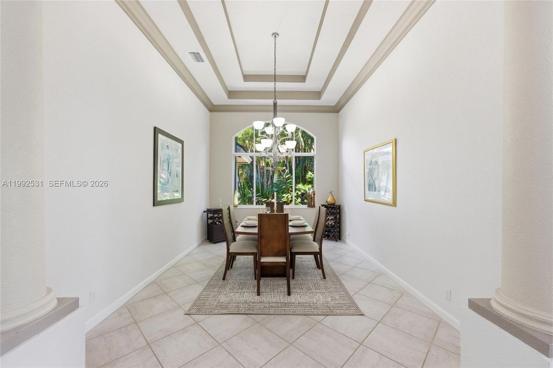 En Venta: $2,395,000 (6 camas, 4 baños, 4281 Pies cuadrados)