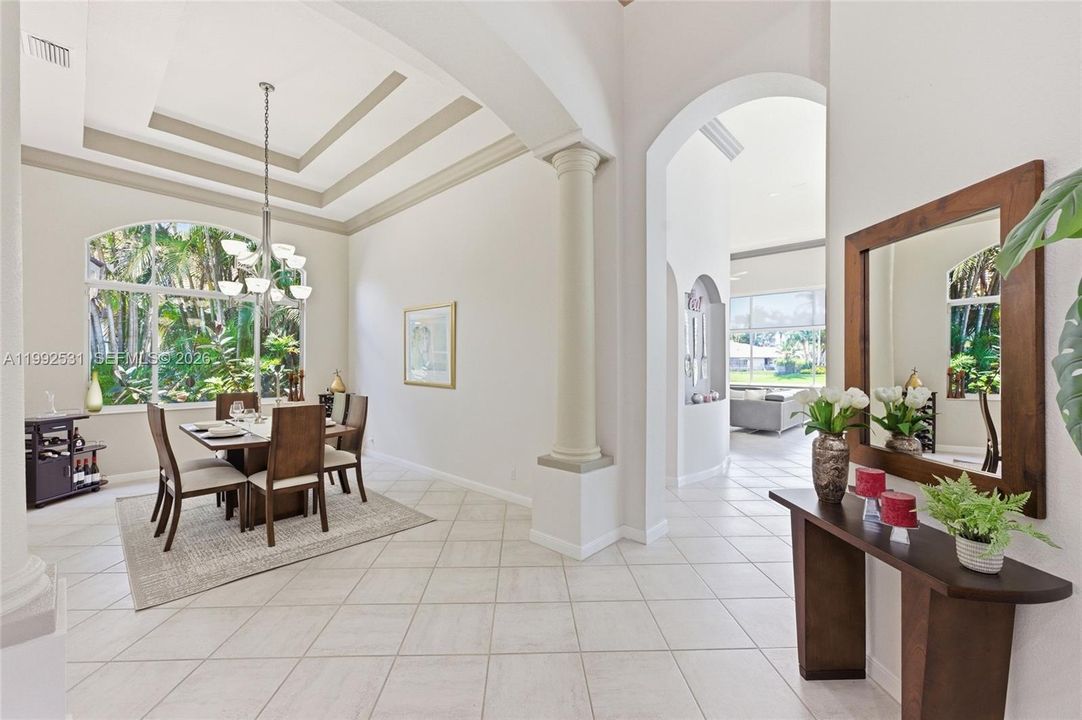 En Venta: $2,395,000 (6 camas, 4 baños, 4281 Pies cuadrados)