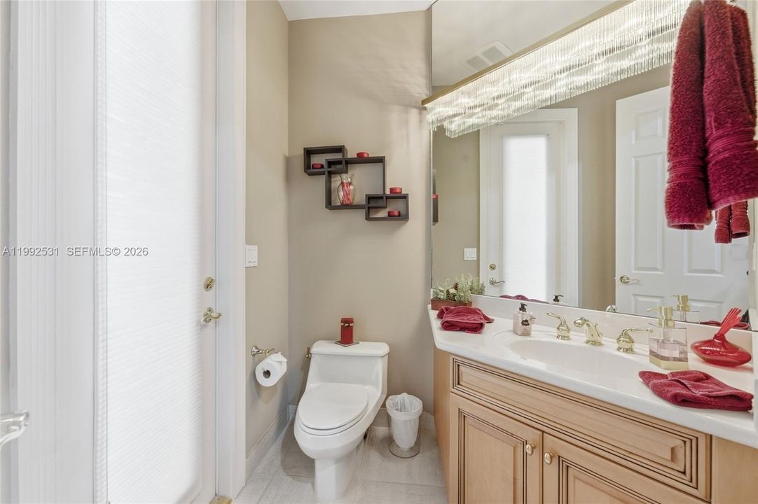 En Venta: $2,395,000 (6 camas, 4 baños, 4281 Pies cuadrados)