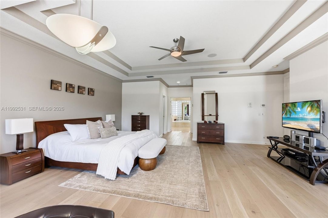 En Venta: $2,395,000 (6 camas, 4 baños, 4281 Pies cuadrados)