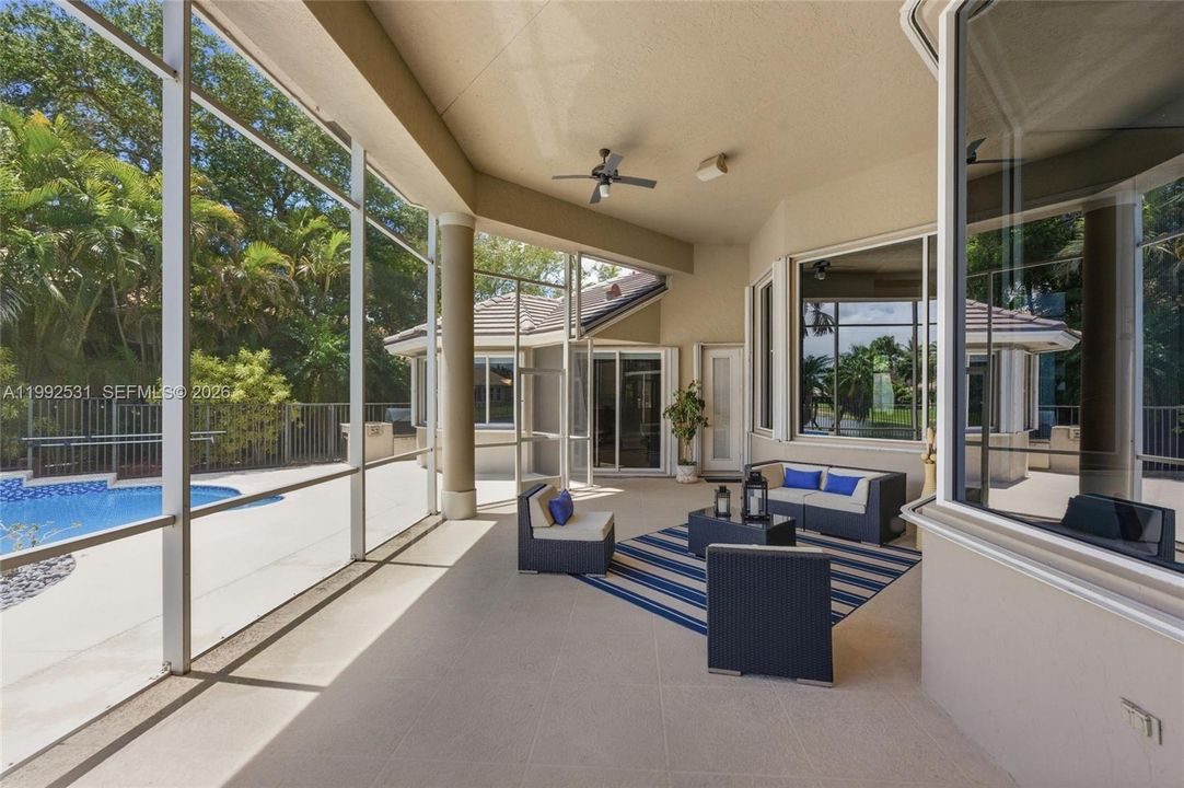 En Venta: $2,395,000 (6 camas, 4 baños, 4281 Pies cuadrados)