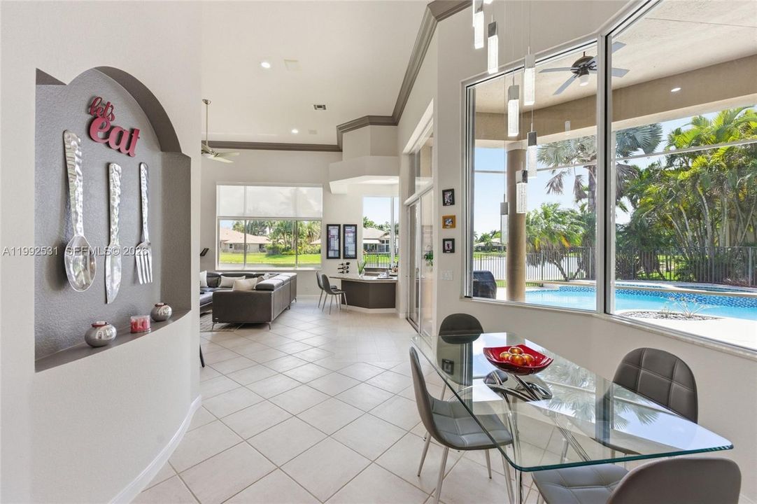 En Venta: $2,395,000 (6 camas, 4 baños, 4281 Pies cuadrados)