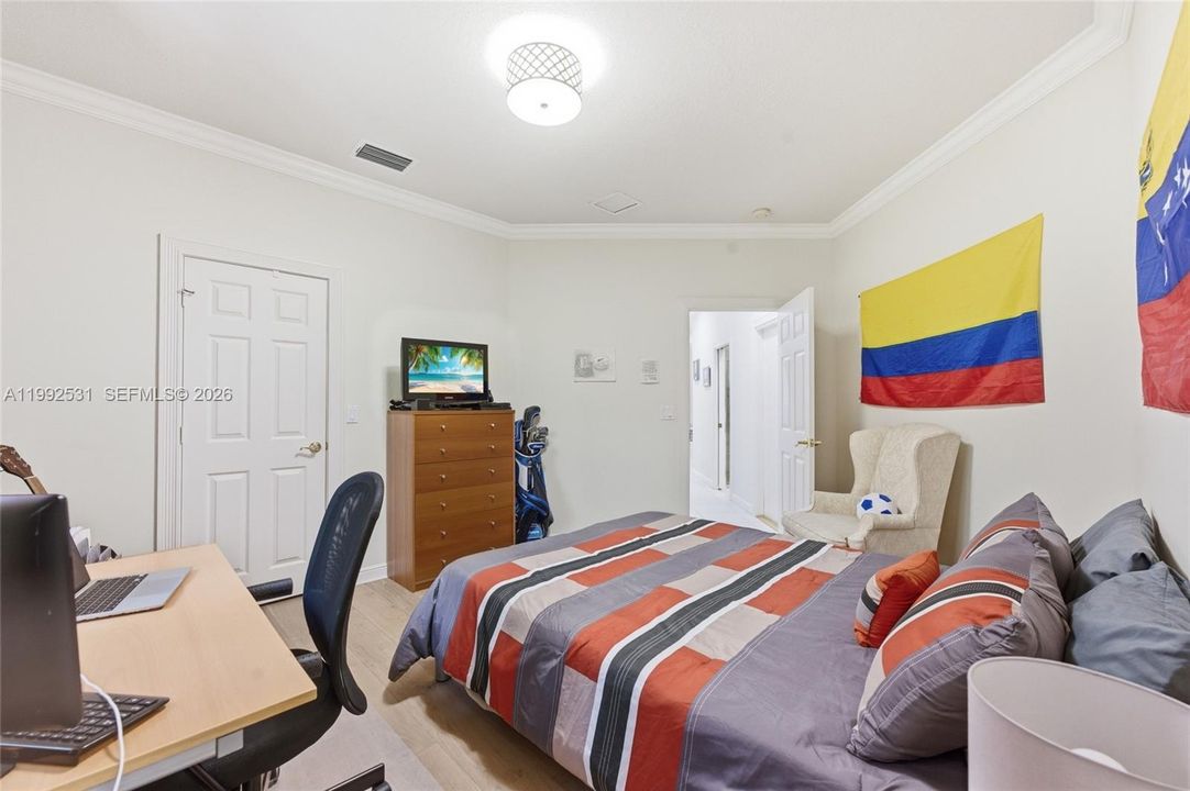 En Venta: $2,395,000 (6 camas, 4 baños, 4281 Pies cuadrados)