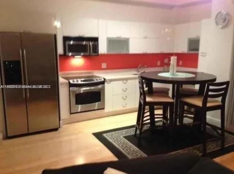 На продажу: $385,000 (1 спален, 1 ванн, 620 Квадратных фут)
