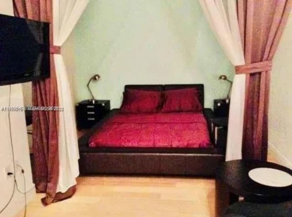 На продажу: $385,000 (1 спален, 1 ванн, 620 Квадратных фут)