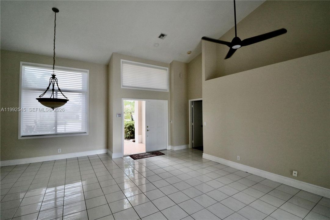 For Rent: $6,500 (3 beds, 3 baths, 2121 Square Feet)
