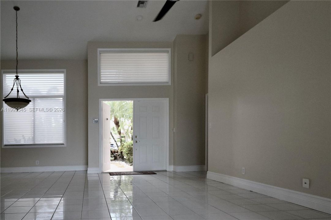 For Rent: $6,500 (3 beds, 3 baths, 2121 Square Feet)