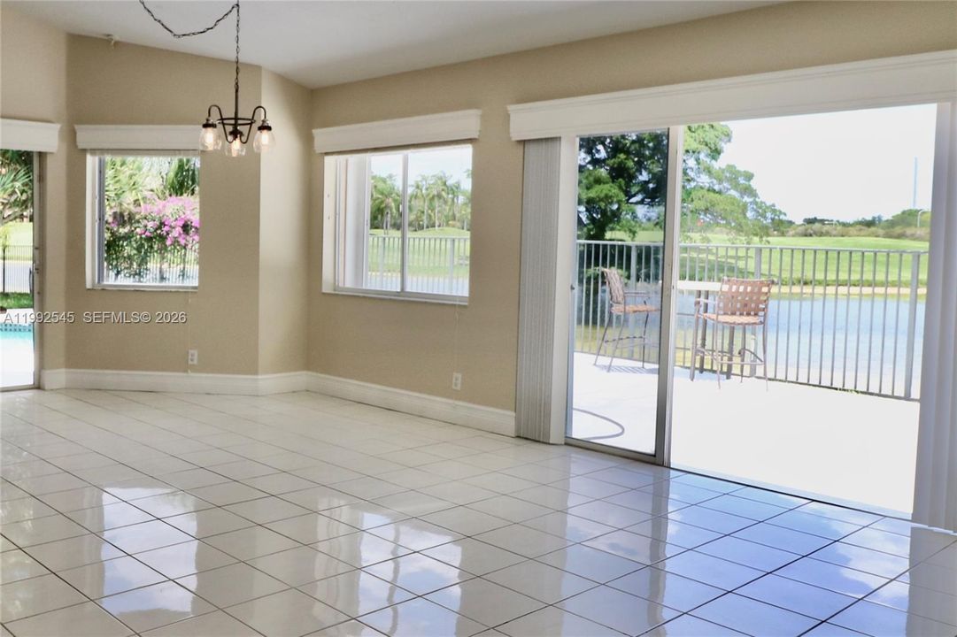 Open floor plan, easy flow inside - out
