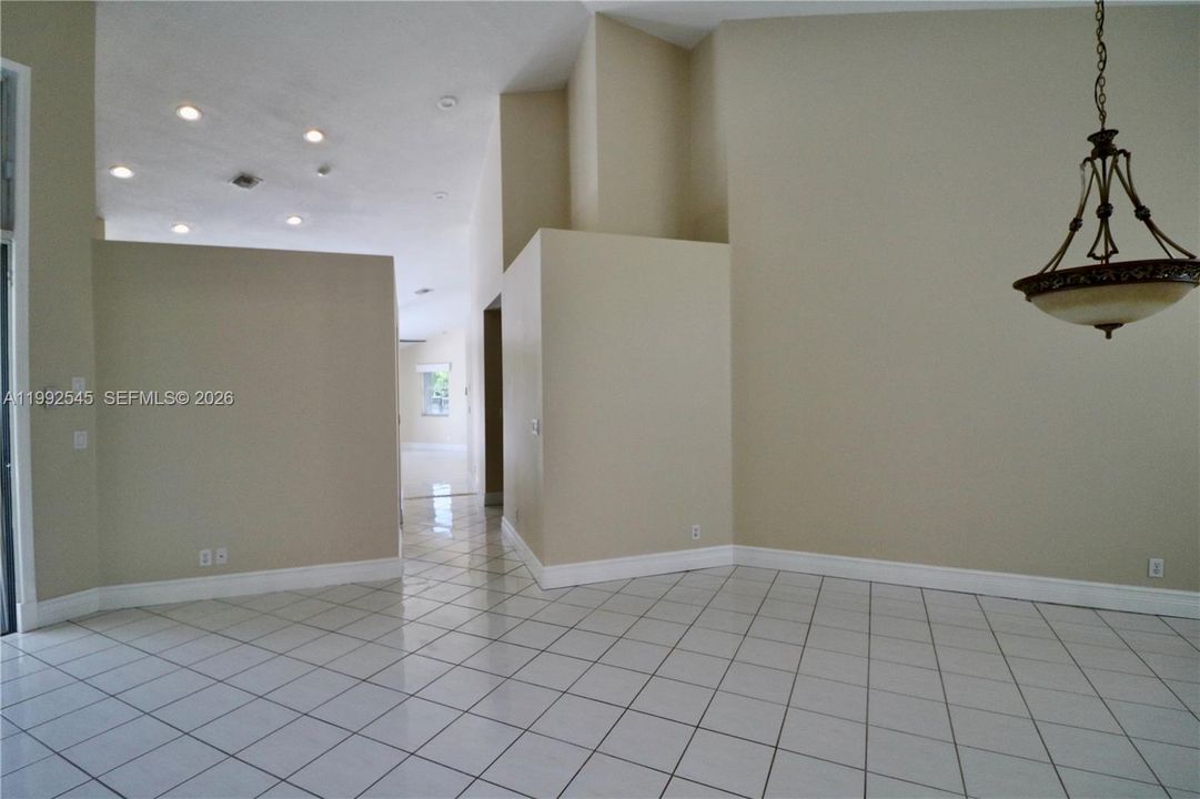 For Rent: $6,500 (3 beds, 3 baths, 2121 Square Feet)
