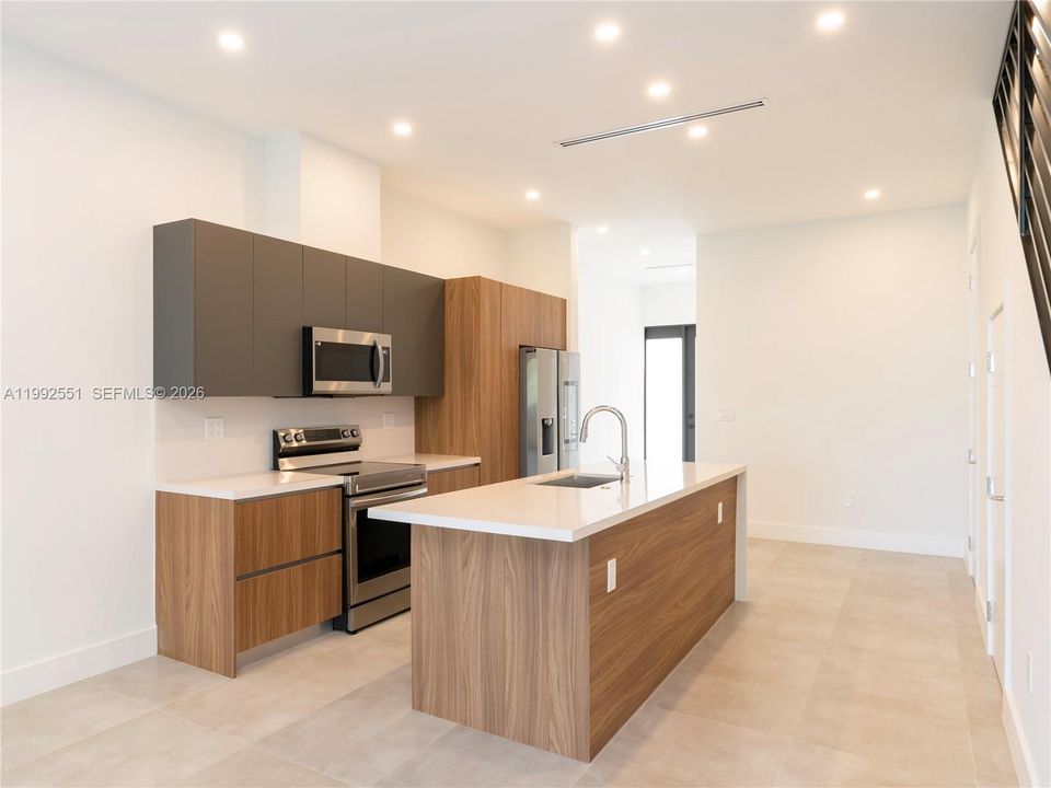 En Venta: $949,000 (3 camas, 2 baños, 1550 Pies cuadrados)