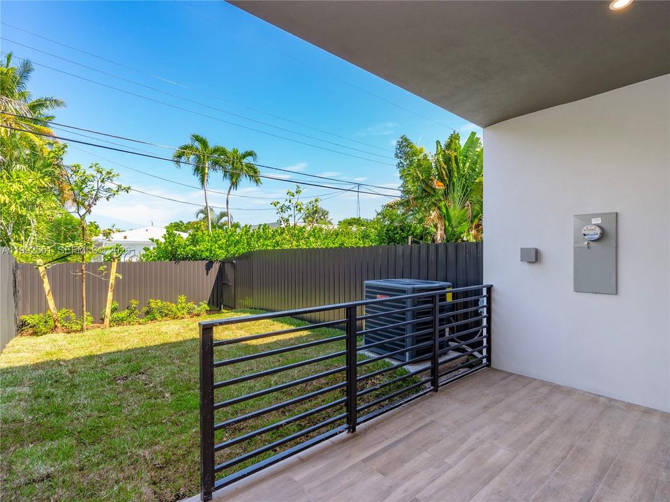 En Venta: $949,000 (3 camas, 2 baños, 1550 Pies cuadrados)