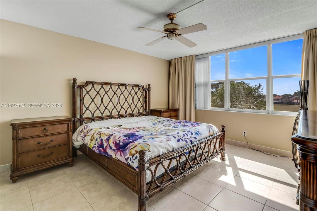 For Sale: $115,000 (2 beds, 2 baths, 1100 Square Feet)