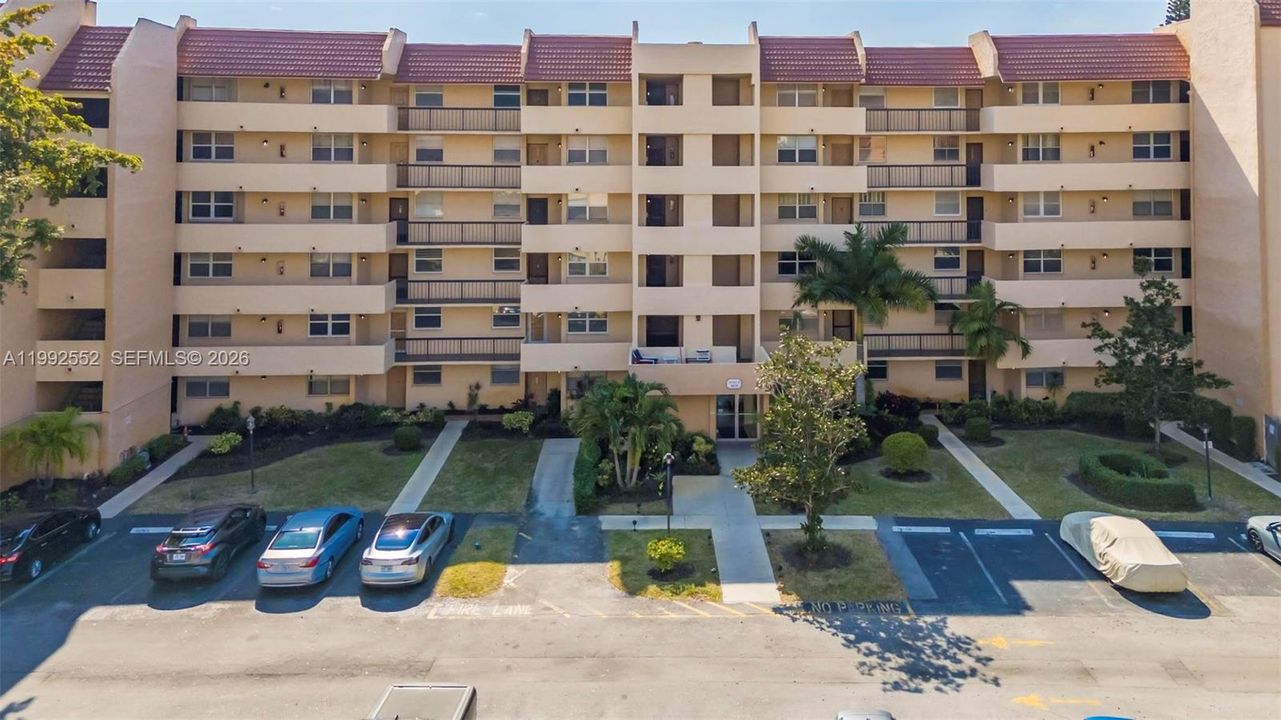 For Sale: $115,000 (2 beds, 2 baths, 1100 Square Feet)