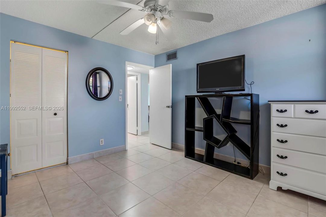 For Sale: $115,000 (2 beds, 2 baths, 1100 Square Feet)