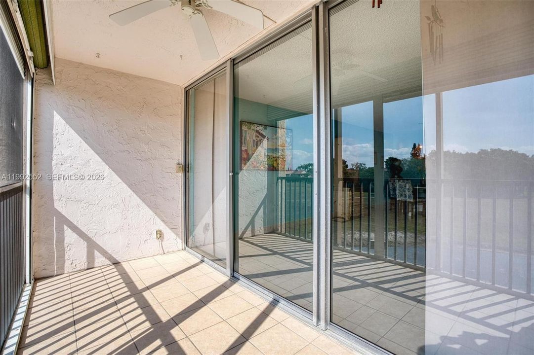 For Sale: $115,000 (2 beds, 2 baths, 1100 Square Feet)