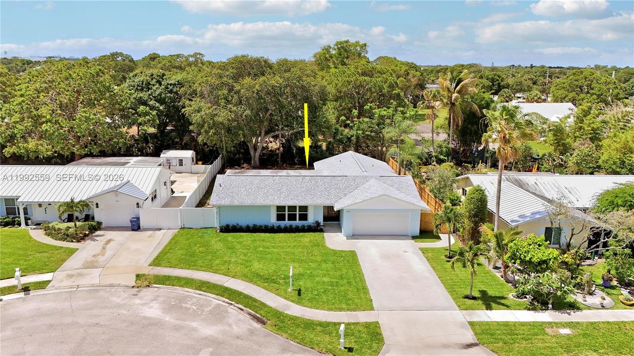 For Sale: $825,000 (3 beds, 2 baths, 1682 Square Feet)