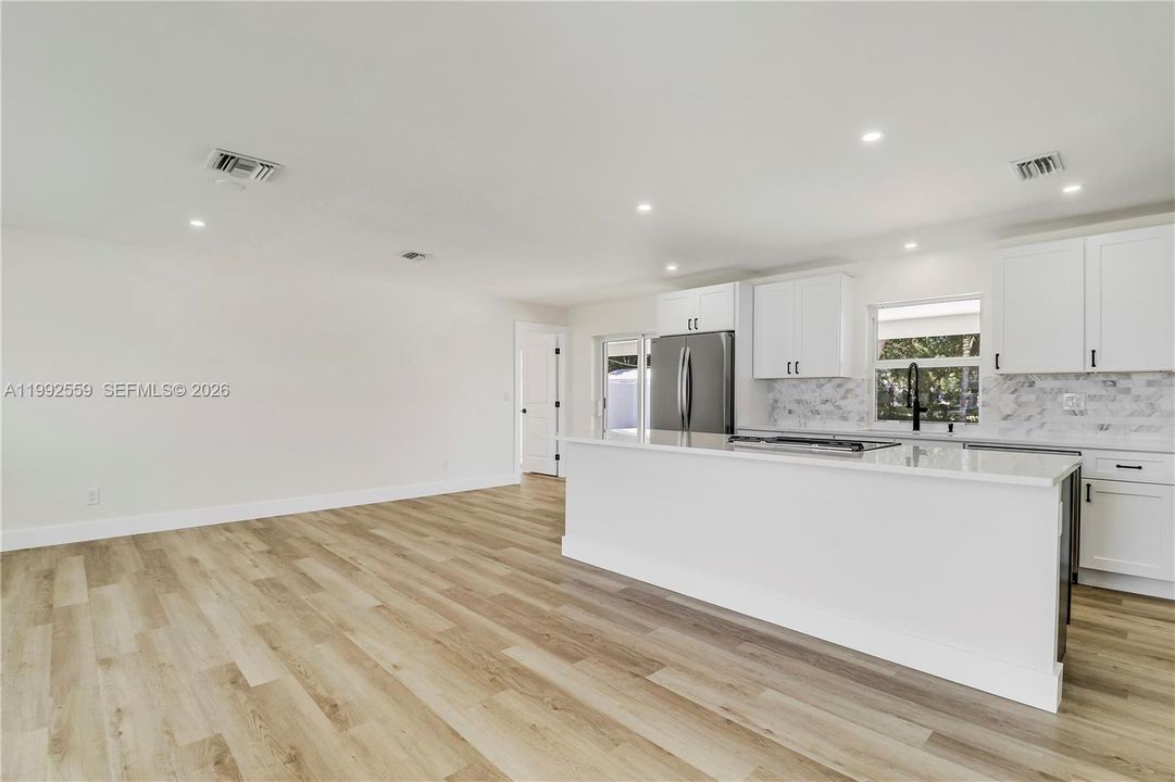 For Sale: $825,000 (3 beds, 2 baths, 1682 Square Feet)