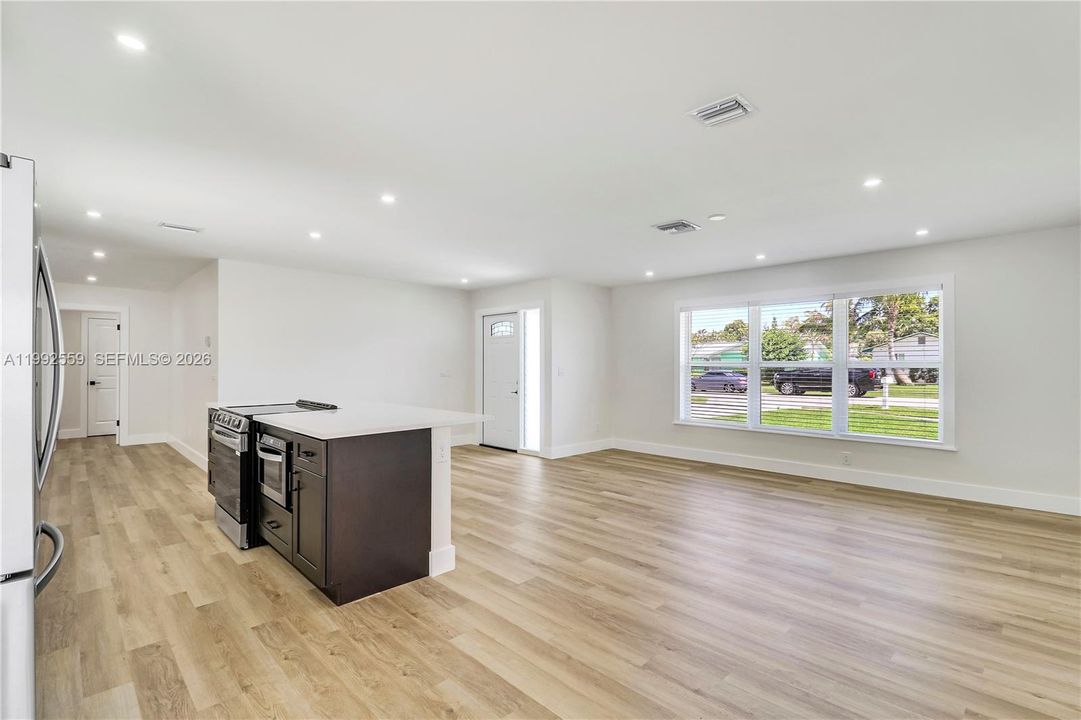 For Sale: $825,000 (3 beds, 2 baths, 1682 Square Feet)