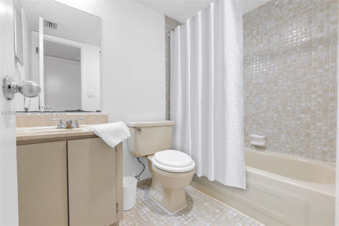 En Venta: $199,900 (2 camas, 2 baños, 1210 Pies cuadrados)