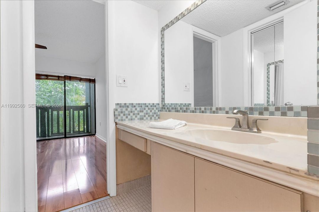 En Venta: $199,900 (2 camas, 2 baños, 1210 Pies cuadrados)