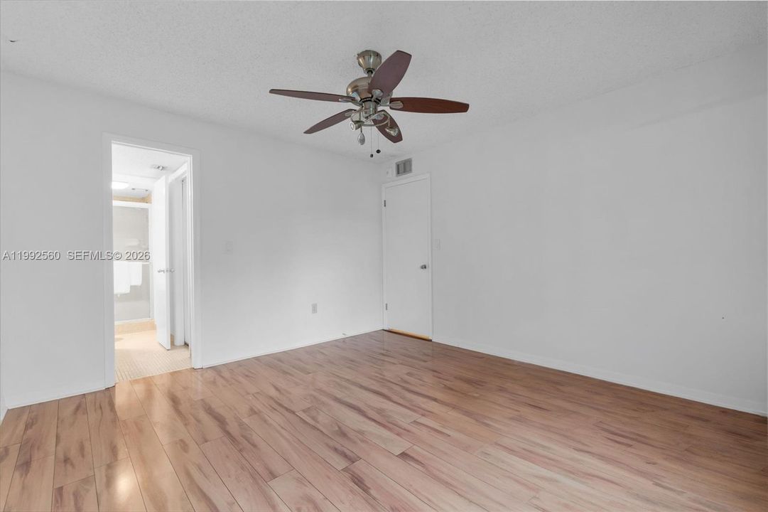 En Venta: $199,900 (2 camas, 2 baños, 1210 Pies cuadrados)