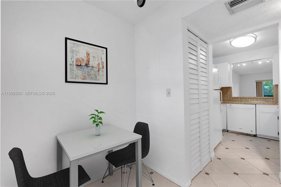 En Venta: $199,900 (2 camas, 2 baños, 1210 Pies cuadrados)
