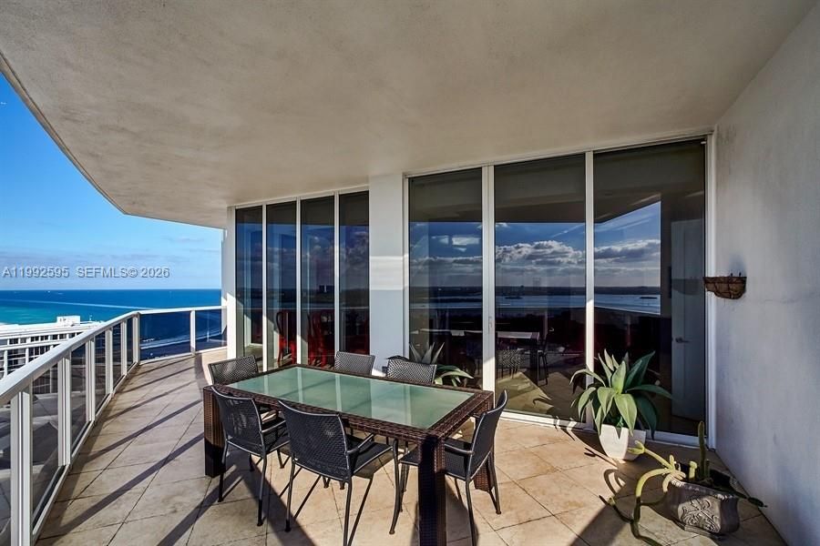 Active With Contract: $12,000 (3 beds, 4 baths, 2918 Square Feet)