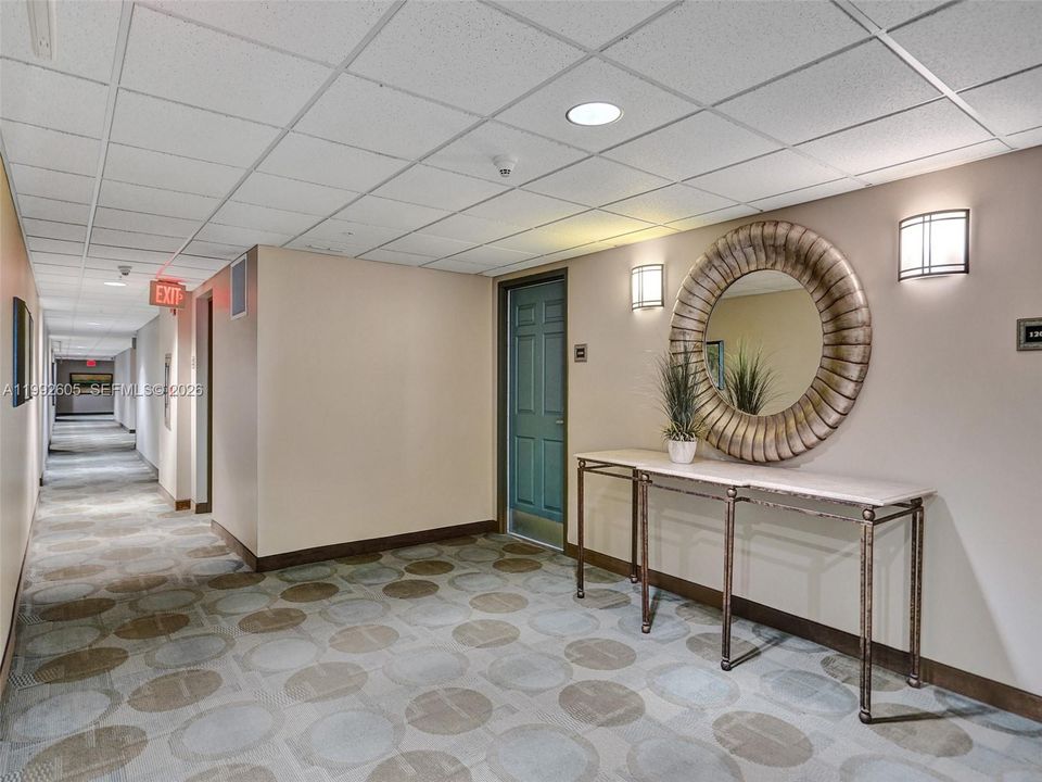 Active With Contract: $699,900 (3 beds, 2 baths, 1510 Square Feet)
