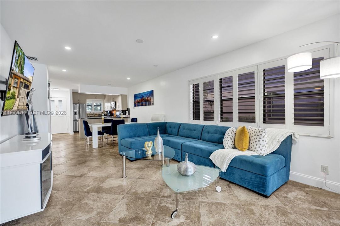 En Venta: $357,900 (2 camas, 2 baños, 1064 Pies cuadrados)