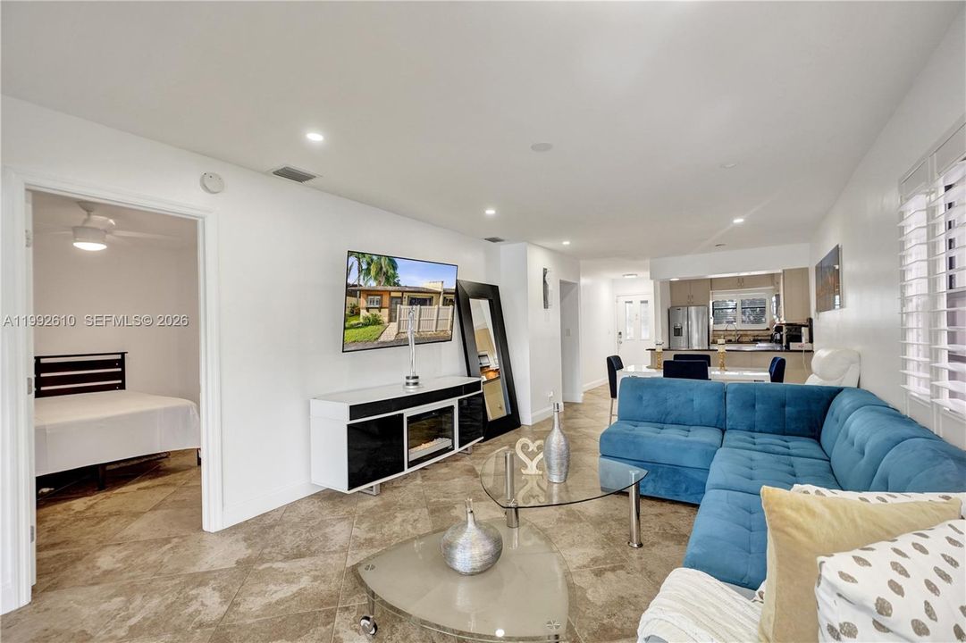 En Venta: $357,900 (2 camas, 2 baños, 1064 Pies cuadrados)