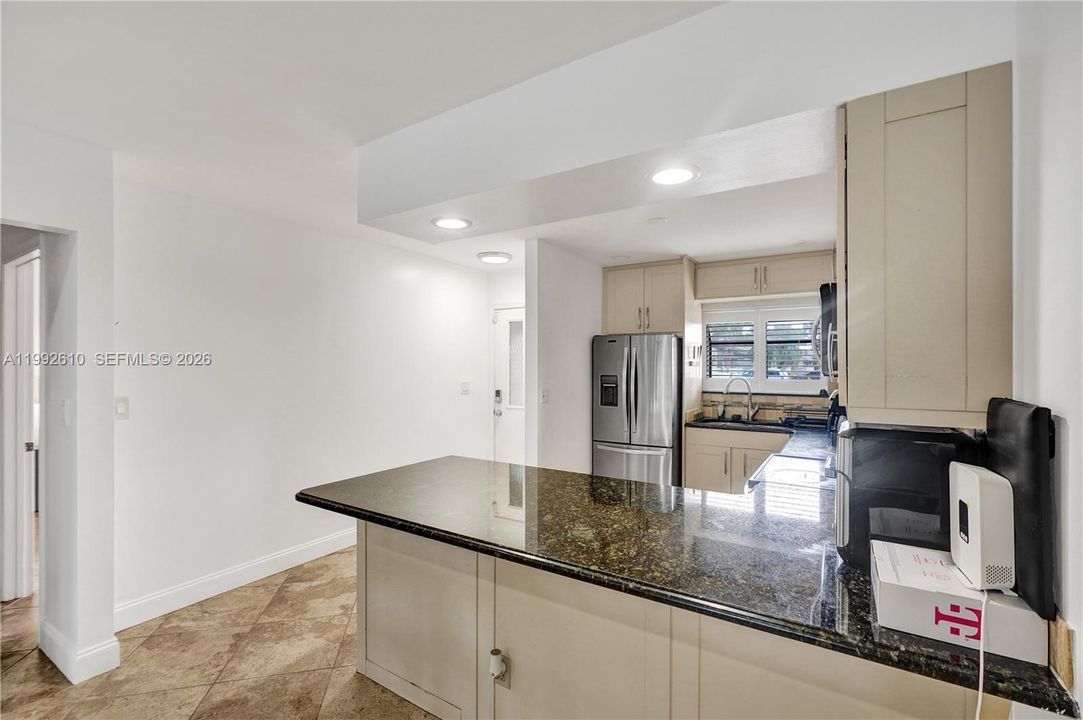 En Venta: $357,900 (2 camas, 2 baños, 1064 Pies cuadrados)