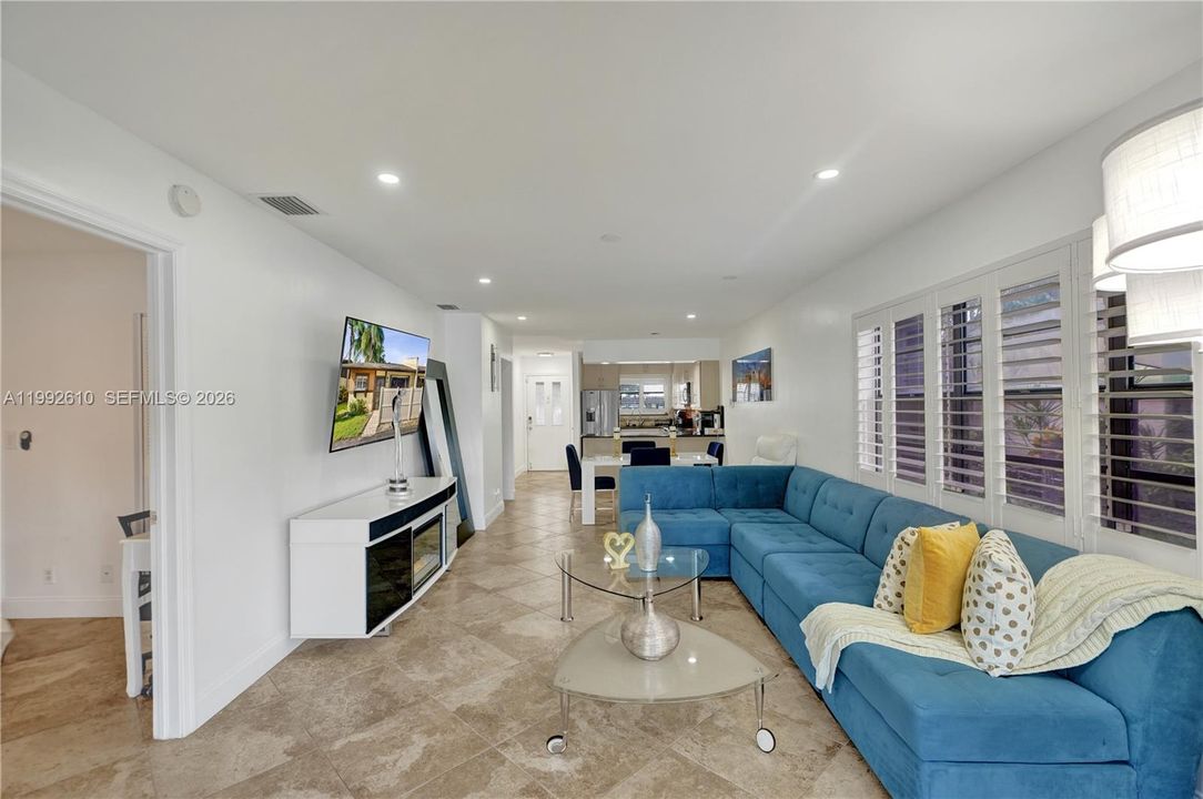 En Venta: $357,900 (2 camas, 2 baños, 1064 Pies cuadrados)