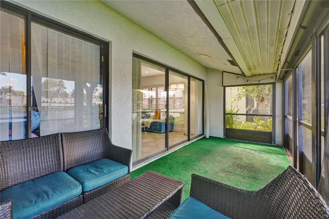 En Venta: $357,900 (2 camas, 2 baños, 1064 Pies cuadrados)