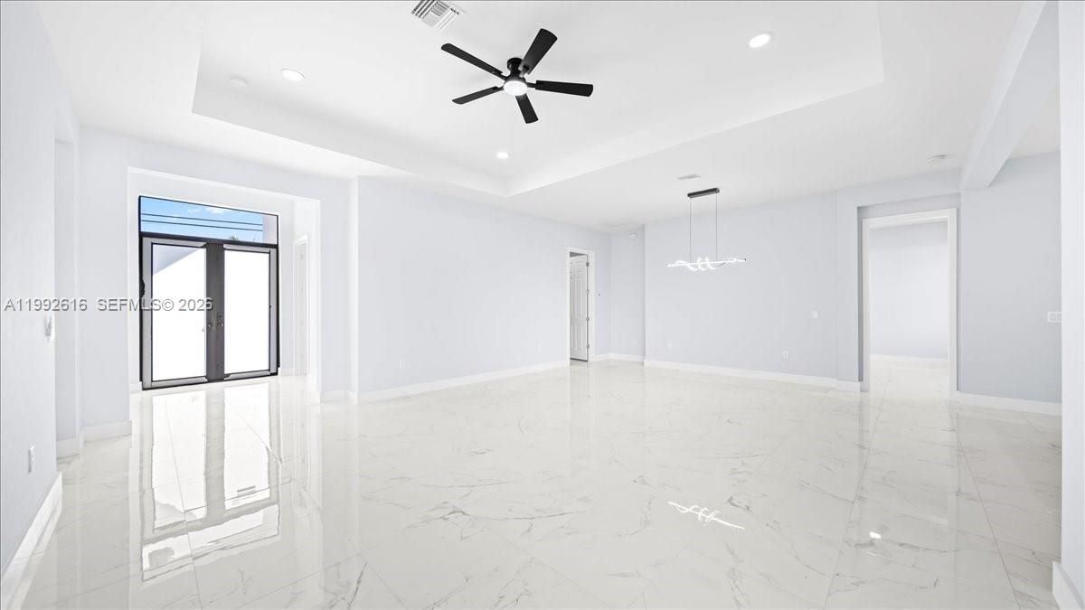 Недавно продано: $354,900 (4 спален, 2 ванн, 1842 Квадратных фут)