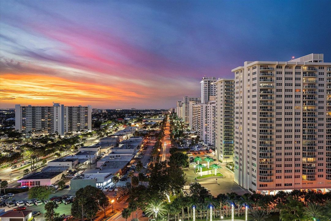 053-3100 N Ocean Blvd #1501 twilight_108