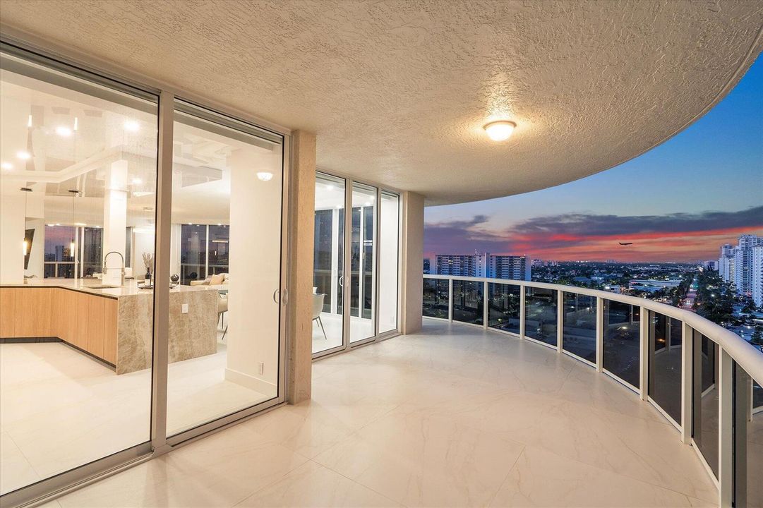 032-3100 N Ocean Blvd #1501 twilight_013