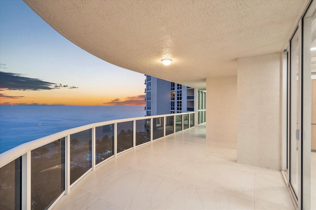 022-3100 N Ocean Blvd #1501 twilight_011