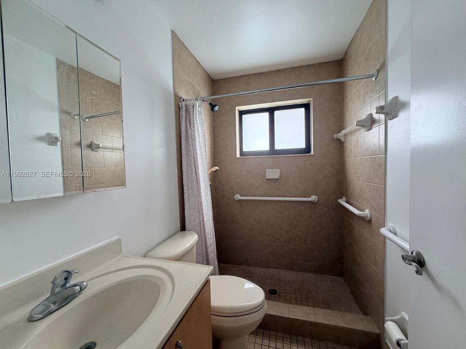 Vendido Recientemente: $255,000 (2 camas, 1 baños, 806 Pies cuadrados)