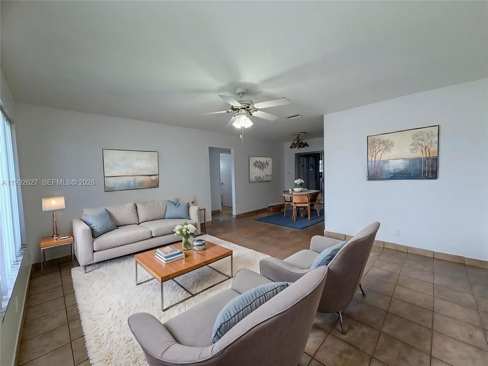 Vendido Recientemente: $255,000 (2 camas, 1 baños, 806 Pies cuadrados)