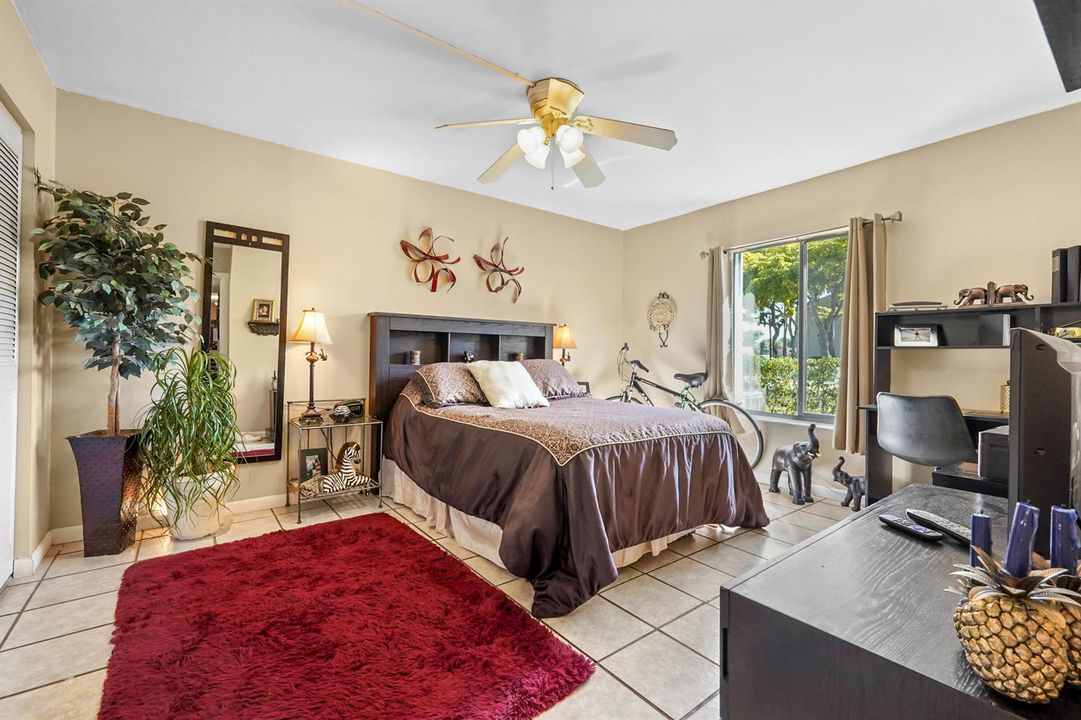 18 Bedroom 01