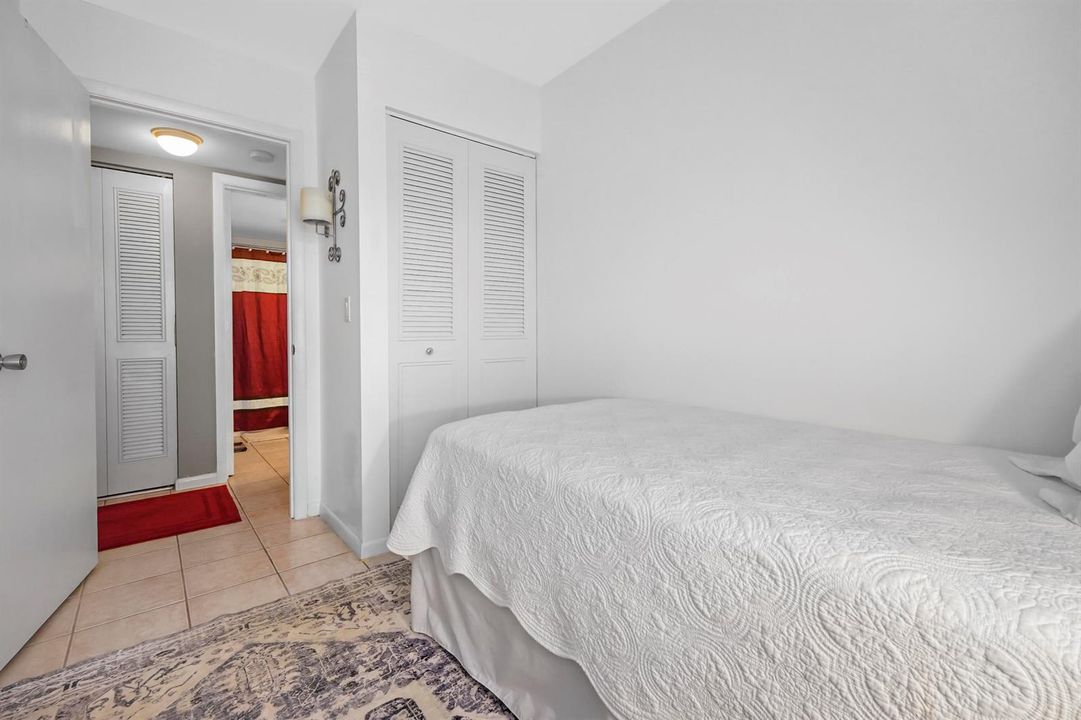 16 Bedroom 03