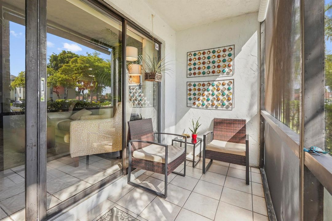 22 Patio 01