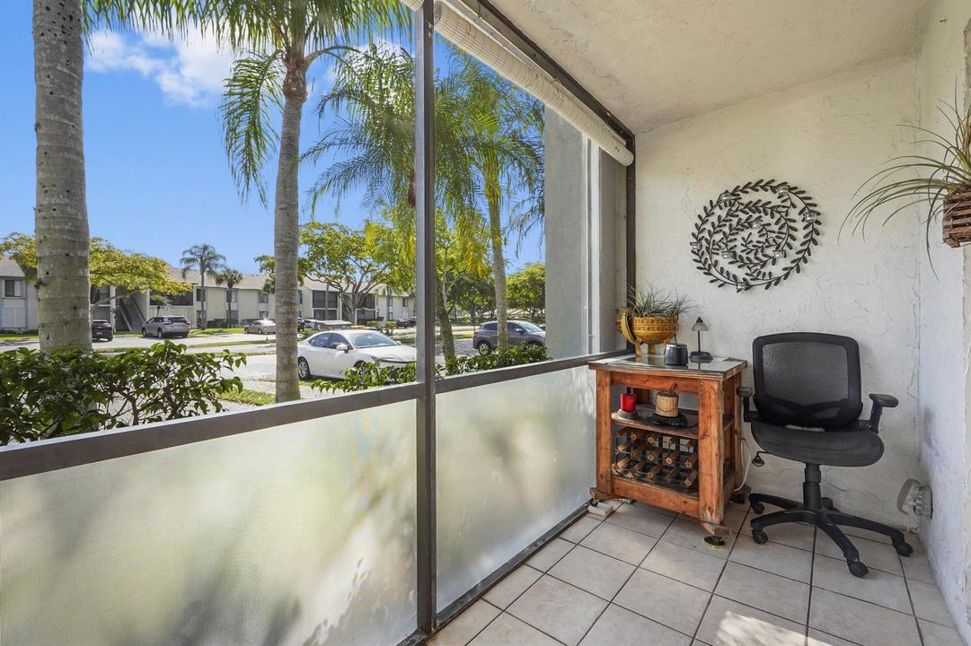 23 Patio 02