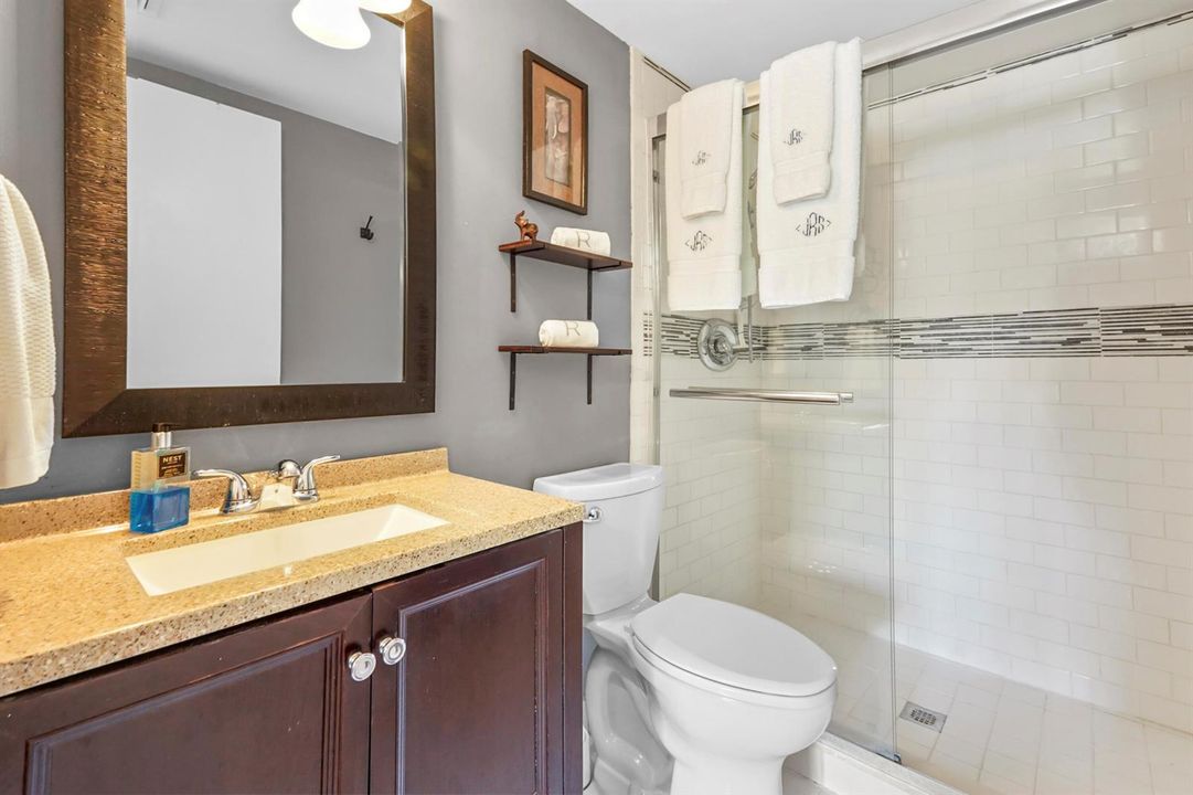 21 Bathroom 01