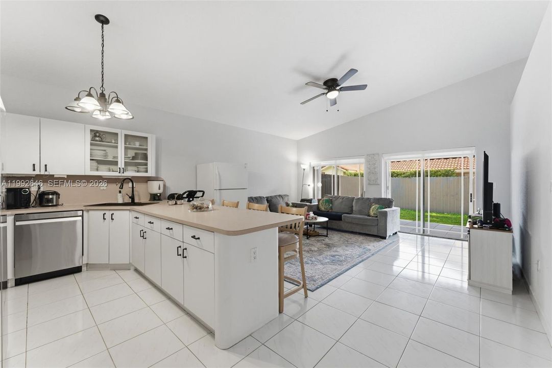 For Sale: $710,000 (3 beds, 2 baths, 1878 Square Feet)